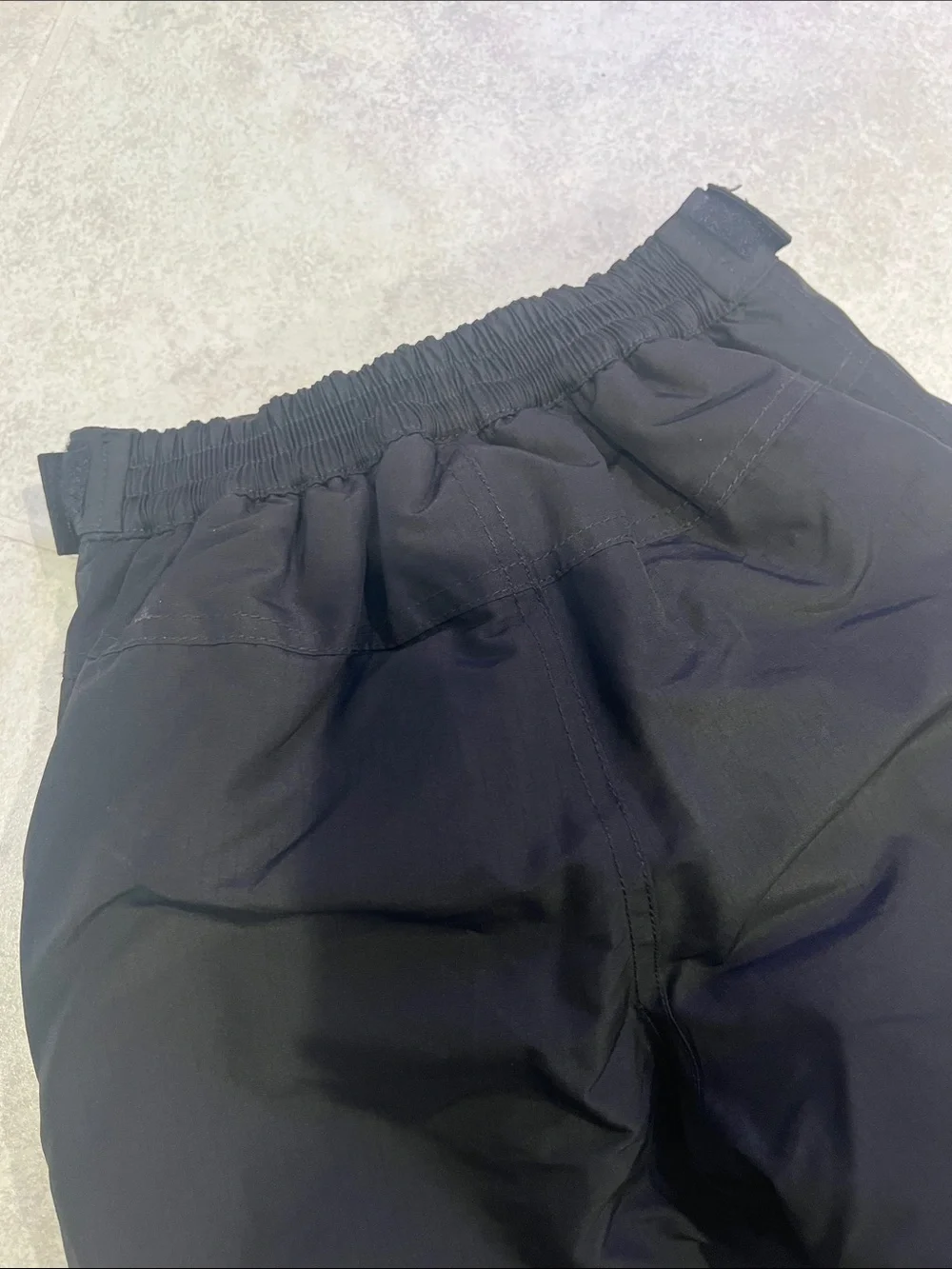 • NWOT Children’s place black snow pants, size 7 •